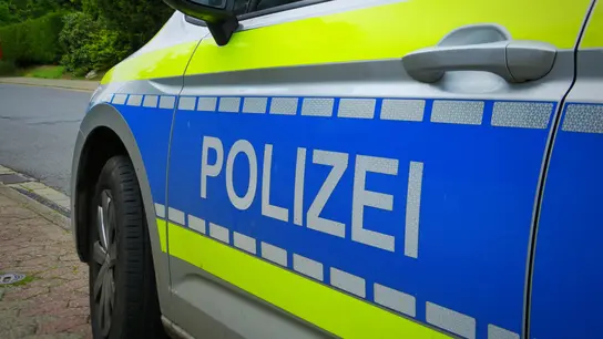 Eine die Polizei betreffende Fälschung aus dem Jahr 2017 macht erneut die Runde.  (Foto: Jonas Augustin / unsplash)