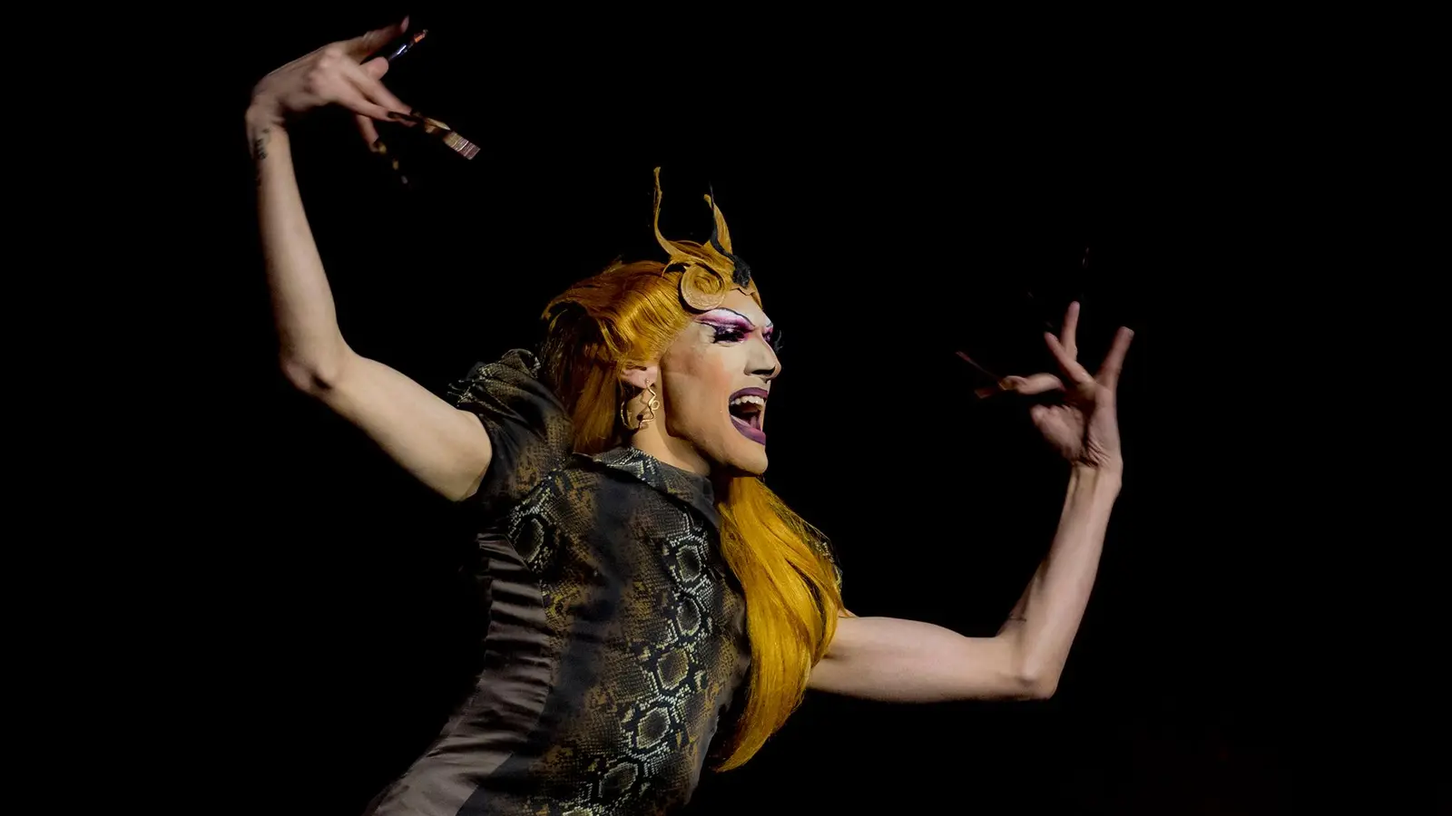 Die Drag Queen Vicky Voyage präsentiert die Welt der Drags. (Foto: Drag Voyage)