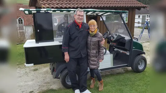 Iwona und Jürgen Wilden sind das neue Pächter-Paar im Golf Restaurant. (Foto: Fred Fuggenthaler)