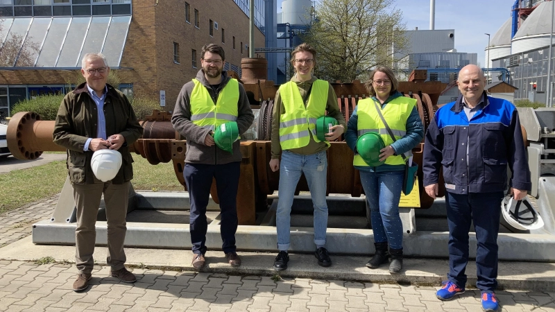 Die Politiker informierten sich im Energiepark Zolling. (Foto: Pressestelle Joh. Becher)