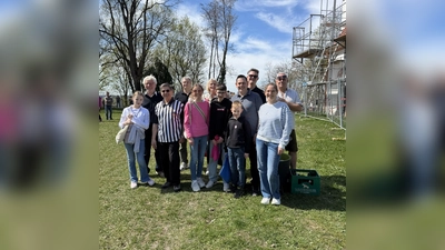 Das sind die CSU-Osterhasen von Wartenberg, die auch in diesem Jahr wieder riesigen Spaß beim Eier verstecken hatten. (Foto: Hieronymus)