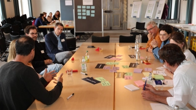 In Dialogrunden wurden Synergien zwischen den einzelnen Projekten herausgearbeitet. (Foto: Landratsamt Freising)