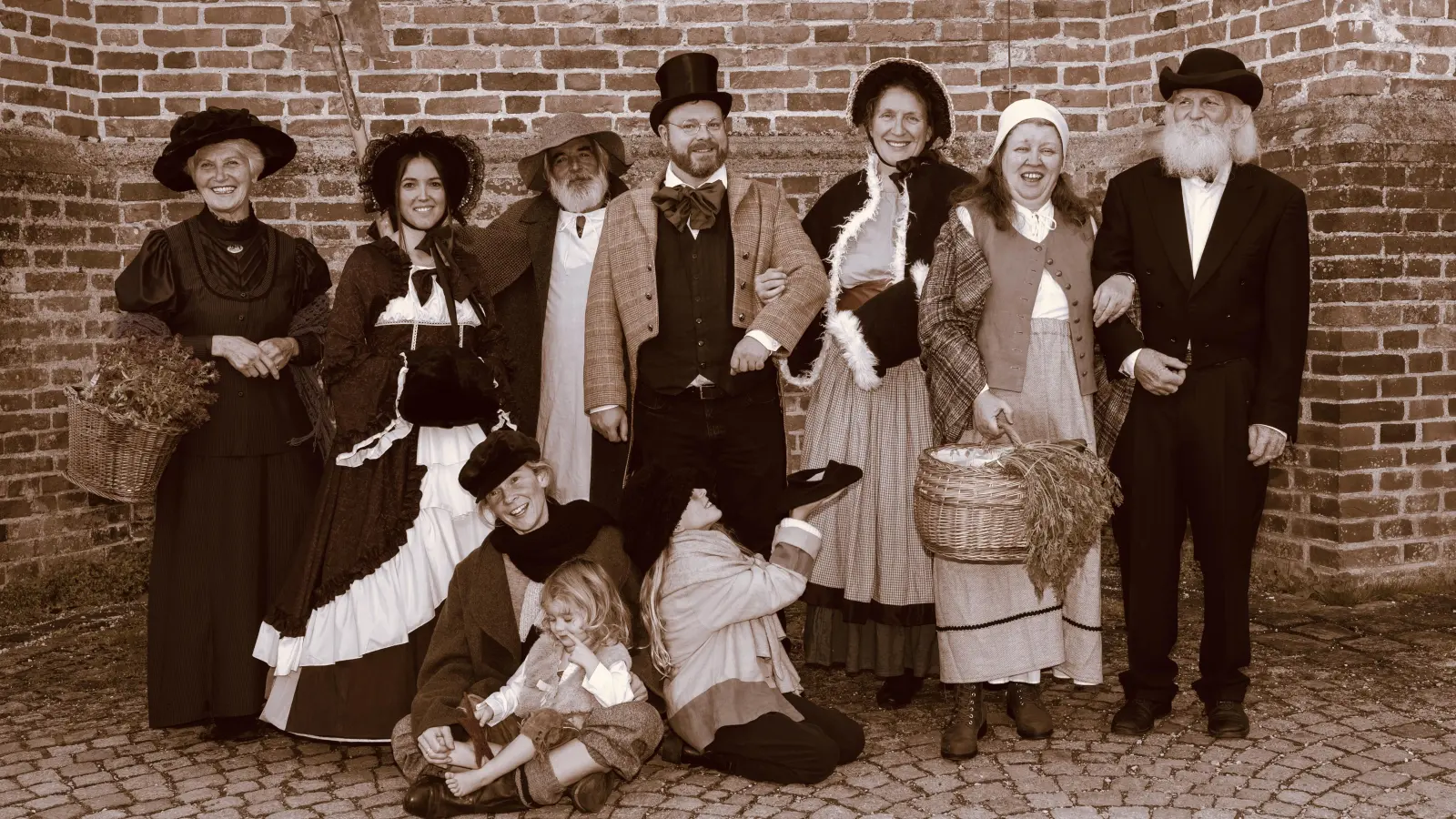 Beim Straßentreiben geht's zurück in die Zeit von 1860. (Foto: Moosburg Marketing)