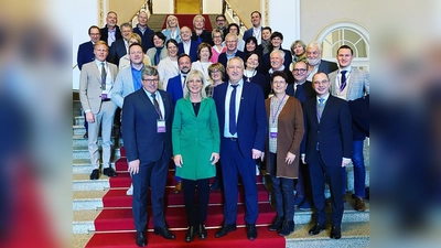 Die Bürgermeisterinnen und Bürgermeister beim Treffen mit Ministerin Ulrike Scharf. (Foto: Gemeindetag)