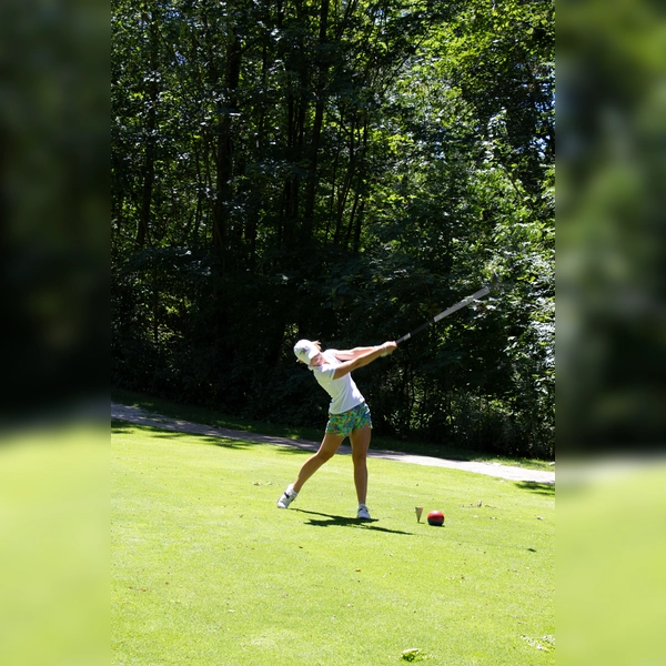 Spielen wie die Profis: Einfach vorbeischauen beim Golfclub Holledau. (Foto: Archiv)