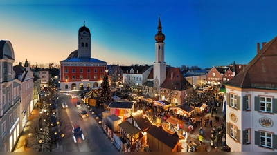 Eine zauberhafte Atmosphäre bot sich den Besuchern des Erdinger Wintermärchenmarkts am Dreikönigswochenende. (Foto: Gerd König)