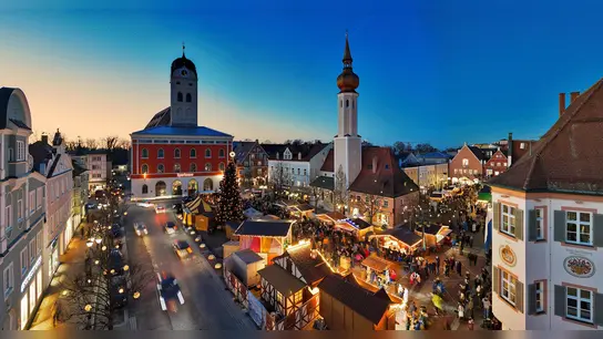 Eine zauberhafte Atmosphäre bot sich den Besuchern des Erdinger Wintermärchenmarkts am Dreikönigswochenende. (Foto: Gerd König)