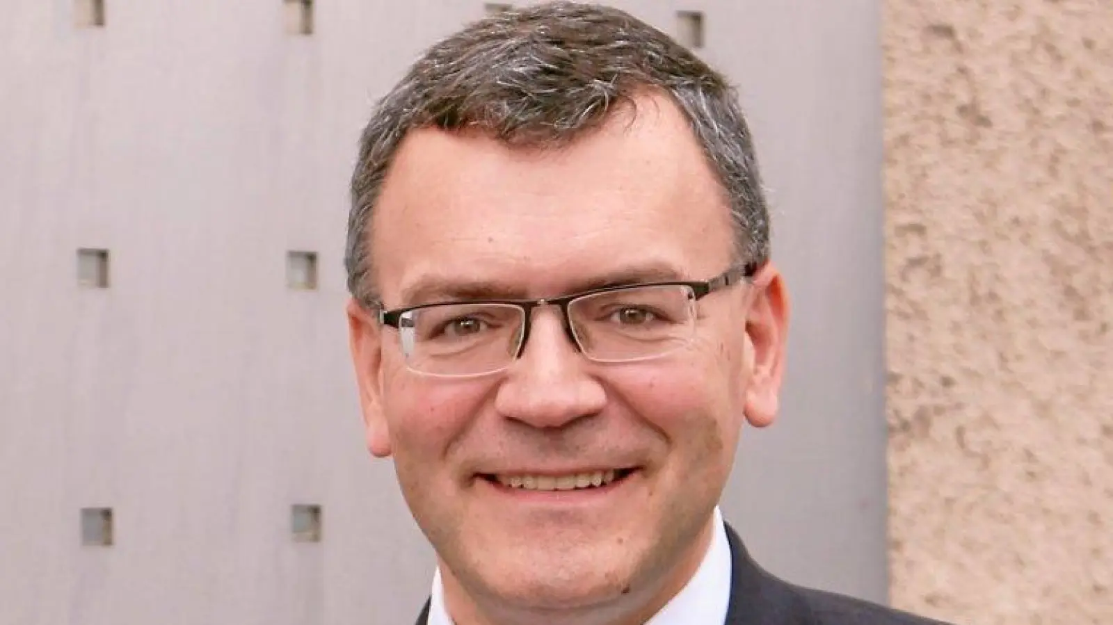 Dr. Florian Herrmann überbrachte gute Nachrichten. (Foto: ar)