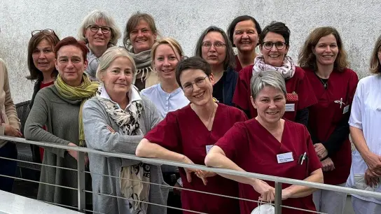 Mitglieder des Teams der Palliativstation mit Oberärztin Dr. Irmgard Frey (re.). (Foto: privat)