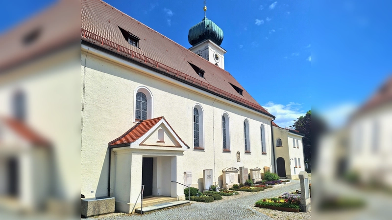 100 Jahre Geschichte stecken in den Mauern der St. Bartholomäuskirche. (Foto: chö)