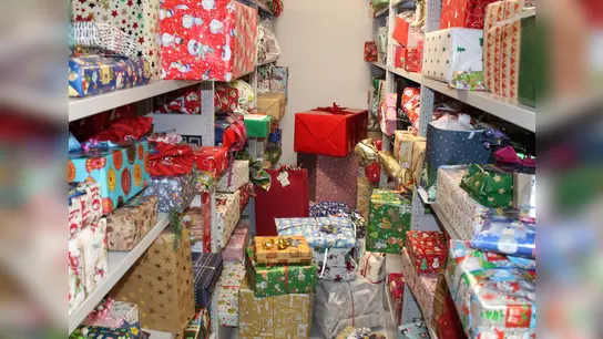 Die Geschenke für die Kinder stapelten sich ... (Foto: Stadt Erding)