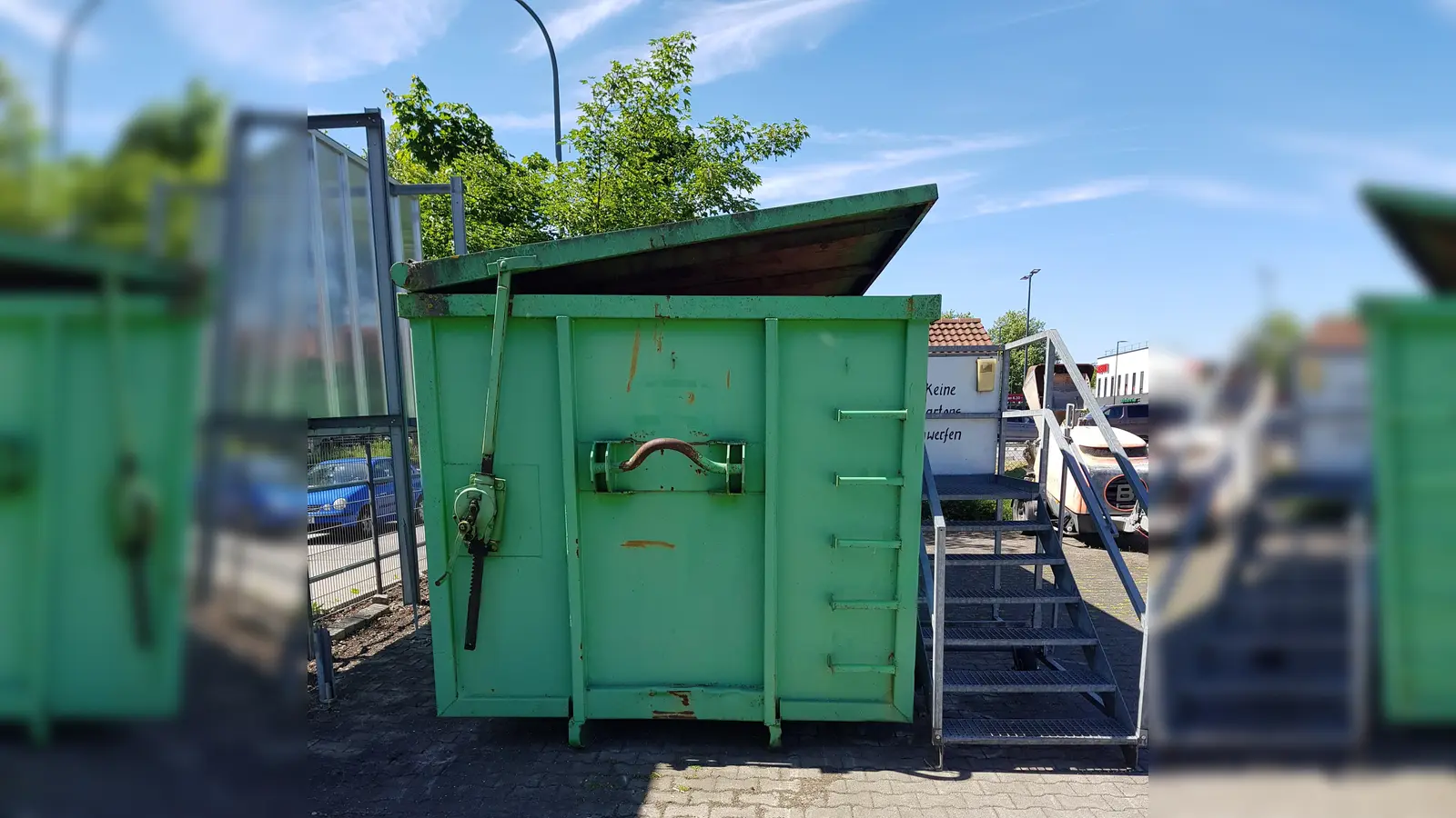 Unter dem Motto: Papier schafft Perspektiven werden ehrenamtliche Helfer gesucht. (Foto: Hüttl)