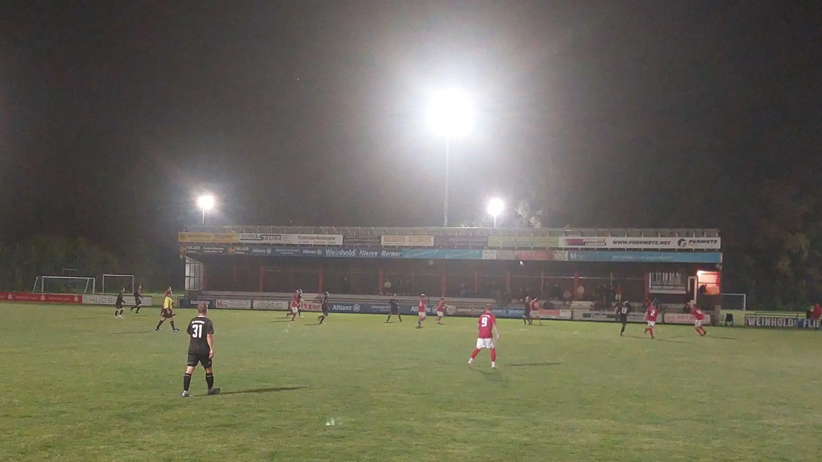 Platz zwei weiter im Visier: Die BSG Taufkirchen tritt am Sonntag beim FC Finsing II an. Hier eine Szene aus dem Hinspiel, das die BSG mit 3:0 für sich entschied. (Foto: bas)