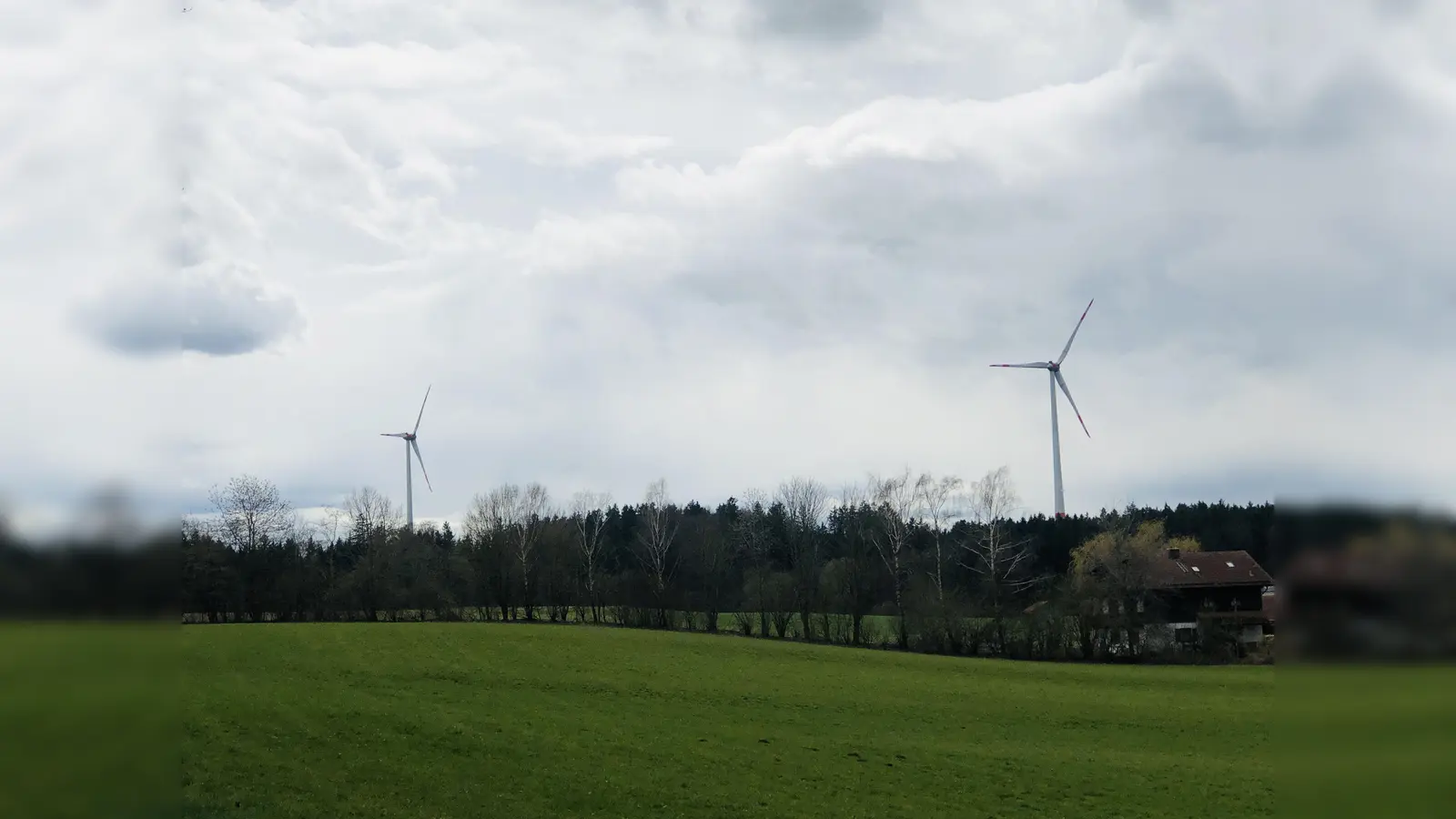 Der Landkreis hält weiterhin am Zeitplan für die fünf Windräder im Ebersberger Forst fest.  (Foto: hw)