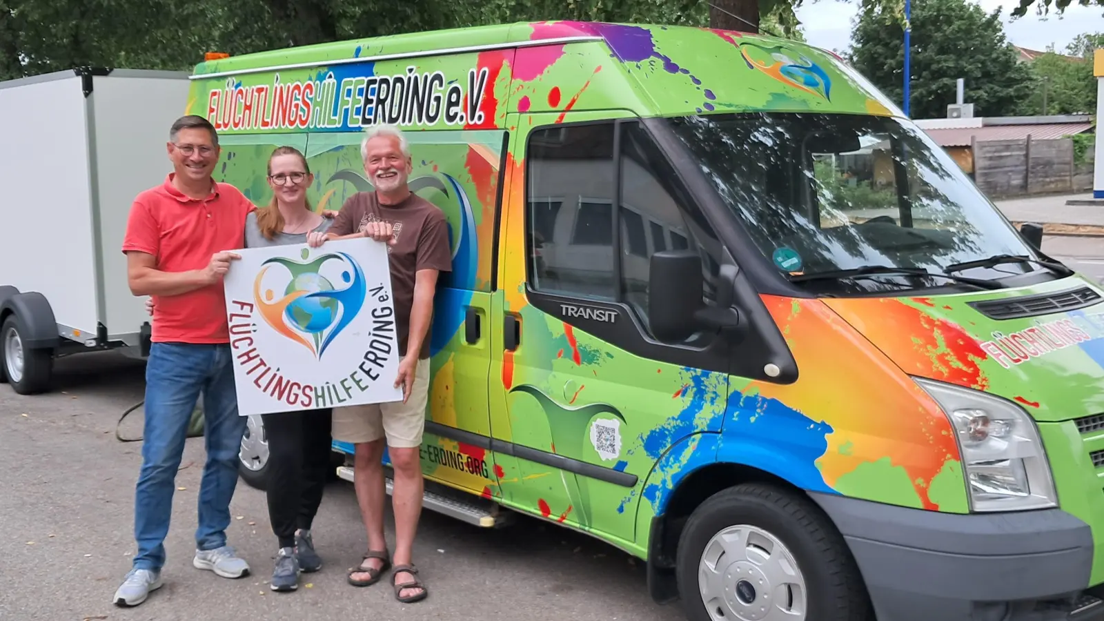 Stolz auf rekordverdächtige 350 Sammeltermine am Erdinger Fliegerhorst (von links): Ralf Hertel, Dorothee Grzegorek und Hans Sulzer. (Foto: Stefan Lanio (FlüHi))