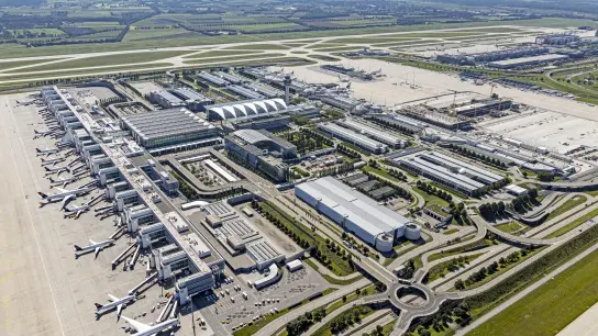 Der Flugbetrieb am Münchner Airport war am Donnerstagmorgen aufgrund einer Aktion von Klimaaktivisten nur kurzfristig geringfügig beeinträchtigt. (Foto: ar/Michael Fritz/Flughafen München)
