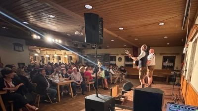Bis auf den letzten Platz gefüllt. Das Starkbierfest des SV Berglern. (Foto: Zott)