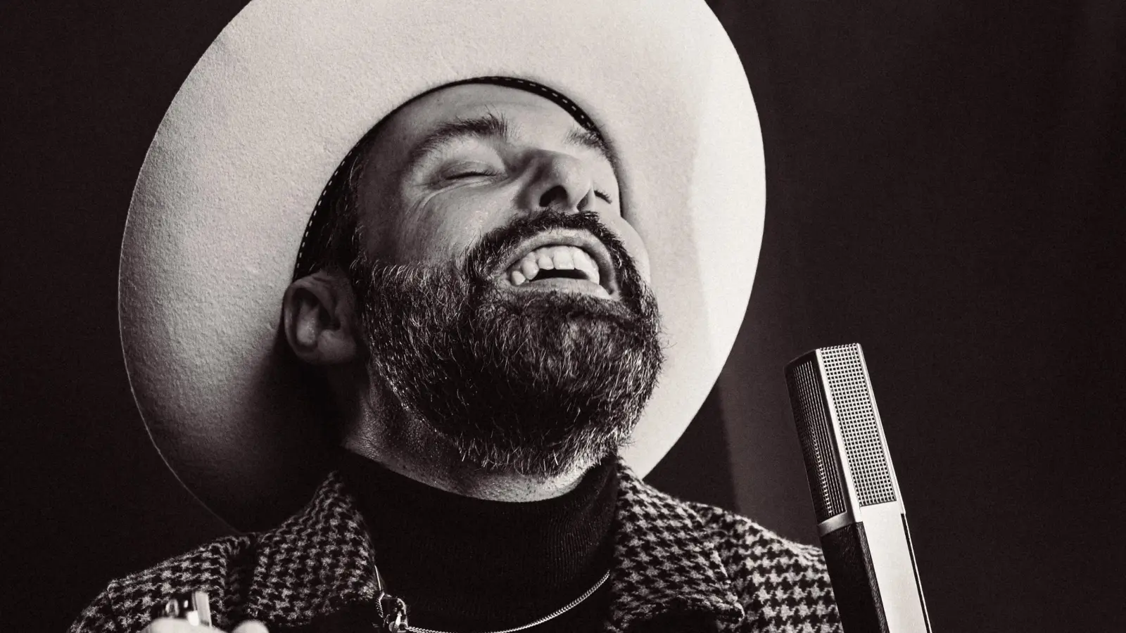 Sans2, ein Sänger mit einer hochkarätigen, souligen Stimme. (Foto: carlinevanoel)