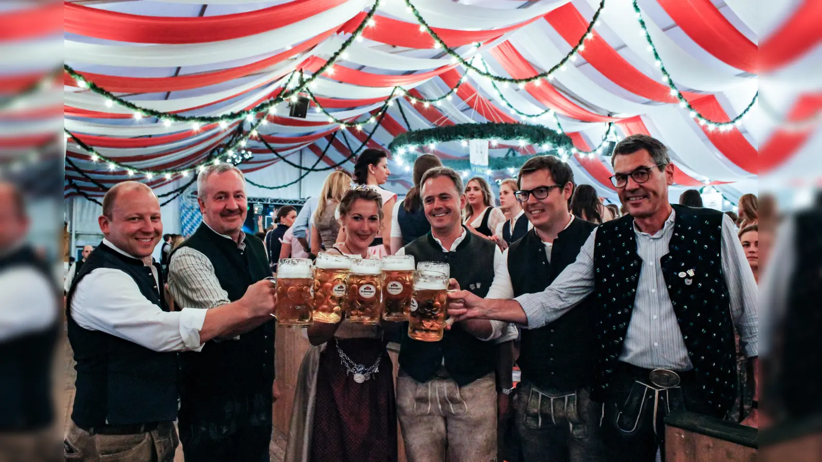 Gscheit schee war's: Die Gäste ließen sich 21.000 Maß an den zehn Volksfesttagen schmecken.  (Foto: Schwaiger Bräu)