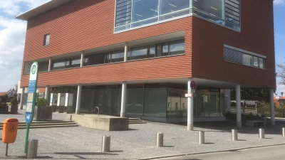 Hier am Rathausplatz findet am 25. Oktober der erste Markt der Nachbarschaft statt.  (Foto: Archiv)