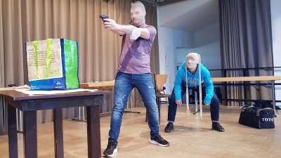 Ein Gag jagt den nächsten im neuen Stück der Bühne Moosburg. (Foto: Veranst.)