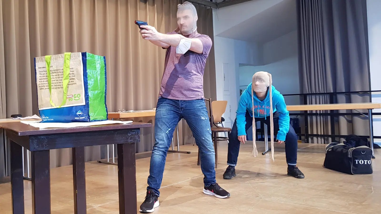 Ein Gag jagt den nächsten im neuen Stück der Bühne Moosburg. (Foto: Veranst.)