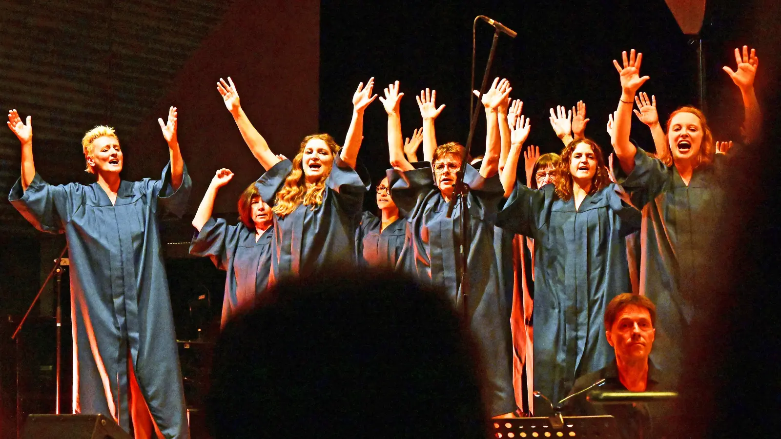 Der Gospelchor „freysing larks” und Simon Müller, der Master Kirchenmusik, gastieren in St. Jakob zu Gaden. Der Eintritt ist frei.  (Foto: R. Lex)