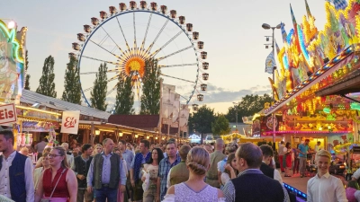 Das zweitgrößte Volksfest Bayerns lockt über eine Million Besucher an. (Foto: Fotowerbung Bernhard)