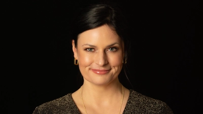 Zeigt charmante Comedy in allen Facetten: Angela Ascher  (Foto: Frank Lübke)