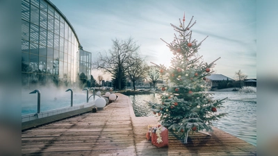Weihnachtsflair in der Therme Erding genießen! (Foto: Therme Erding)