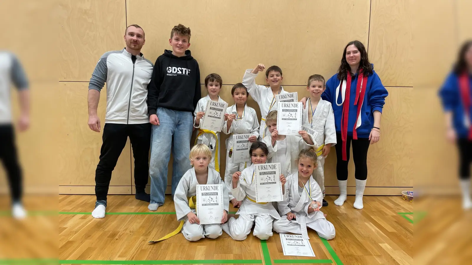 Die kleinen Judoka vom TSV Grafing und ihre Trainer konnten stolz sein auf ihre erbrachte Leistung beim Hans-Gallenberger-Turnier. (Foto: Alva Birghan. )