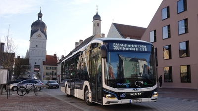 In Erding ist man im neuen Elektrobus sauber und fortschrittlich unterwegs. (Foto: LRA)