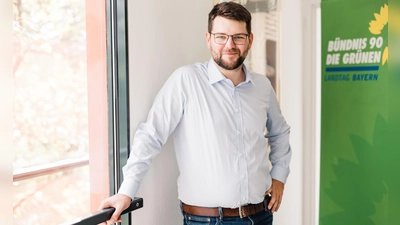 Der Grünen-Abgeordnete Johannes Becher fordert statt der ICE-Anbindung eine Verbesserung der bestehenden S-Bahn. (Foto: Kathrin Schierl Fotografie)