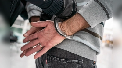 In Handschellen abgeführt. (Foto: Bundespolizei Flughafen)