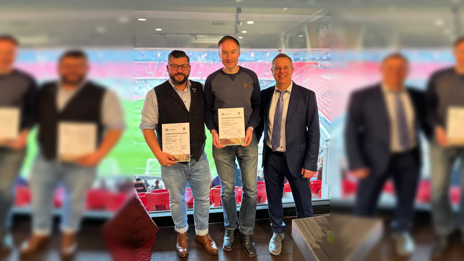 Martin Lenz, Vorstand FC Eitting, Andreas Pointner, Platzwart und Betreuer FC Eitting, Norbert Thurner Kreisehrenamtsbeauftragter (von links) bei der Ehrung in der Allianz Arena. (Foto: red)