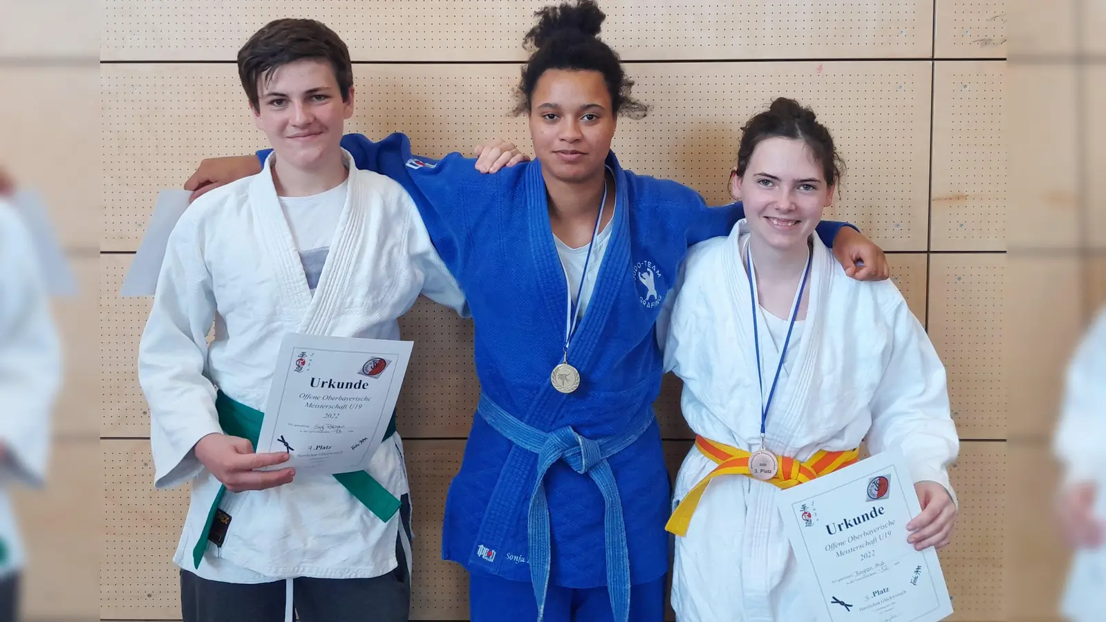 Gingen für Grafing auf die Matte: Fabian Sigl, Sophia Berr und Alva Birghan (v. li.). (Foto: Gabi Sabo )