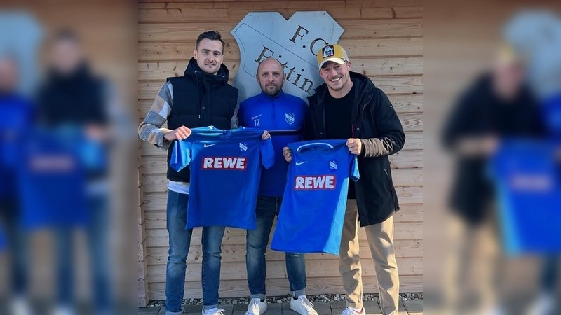 Andreas Kostorz, Thomas Zellermeyr, Michael Schrödl (v. li.) freuen sich auf den gemeinsamen Weg. (Foto: FC Eitting)