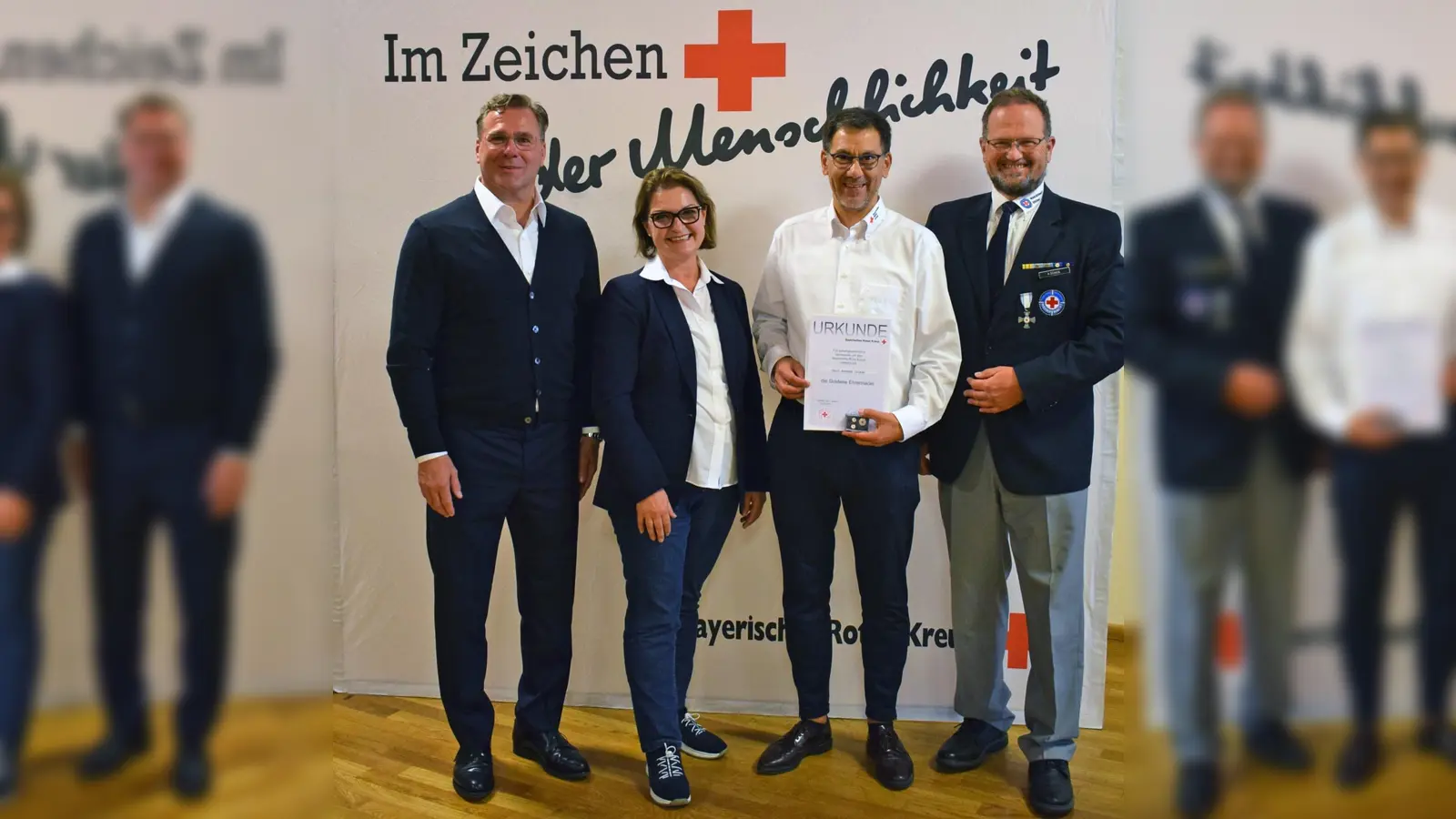 Vorsitzender Jürgen Loher, zweite stv. Vorsitzende Gertrud Friess-Ott, Andreas Lindner und erster stv. Vorsitzender Alois Schießl (v.l.) nach der Ehrung. (Foto: Danuta Pfanzelt )