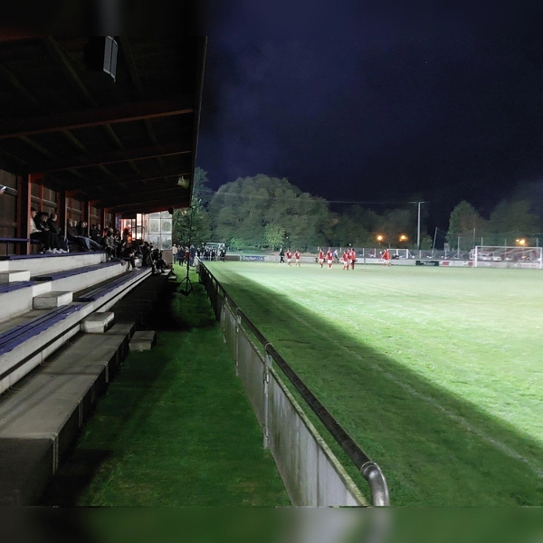 Im Sportzentrum Taufkirchen/Vils kommt es zum Duell BSG Taufkirchen vs. SV Eintracht Berglern. (Archivbild: bas)