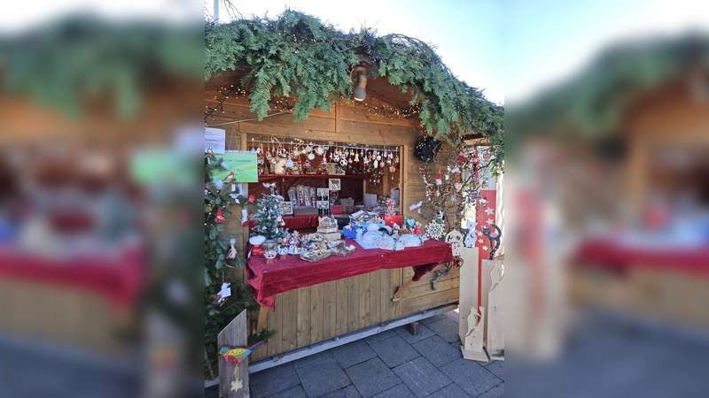 An verschiedenen Buden gibt es allerlei zu bestaunen. (Foto: Huber)