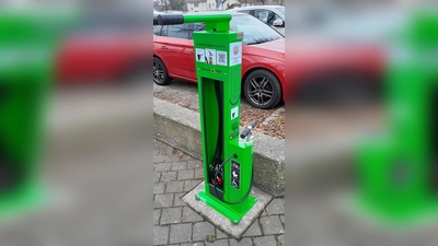 Neue Fahrrad-Service-Station am selben Standort. Viehmarktplatz, am Eck Stadtwaldstr. und Viehmarktstr. (Foto: Stadt Moosburg)