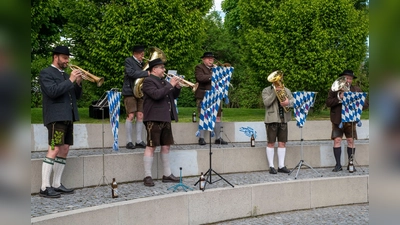 Die Goldacher Buam spielen laut eigener Aussage die „beste Blasmusik im Erdinger Moos“. (Foto: VA)