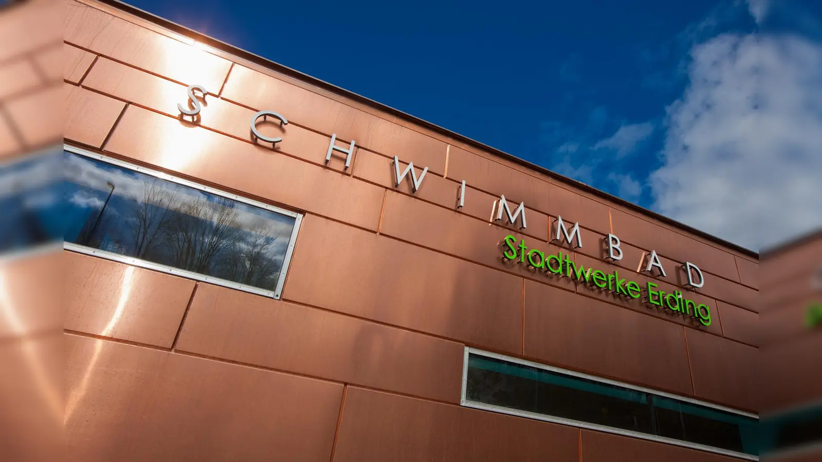 Während sich das Hallenbad in die Sommerpause zurückzieht, steht das Freibad in Erding kurz vor der Öffnung. (Foto: Jürgen Naglik)