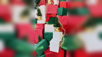 Ungeliebte Geschenke bekommen bei der Versteigerung eine neue Chance. (Foto: hw)