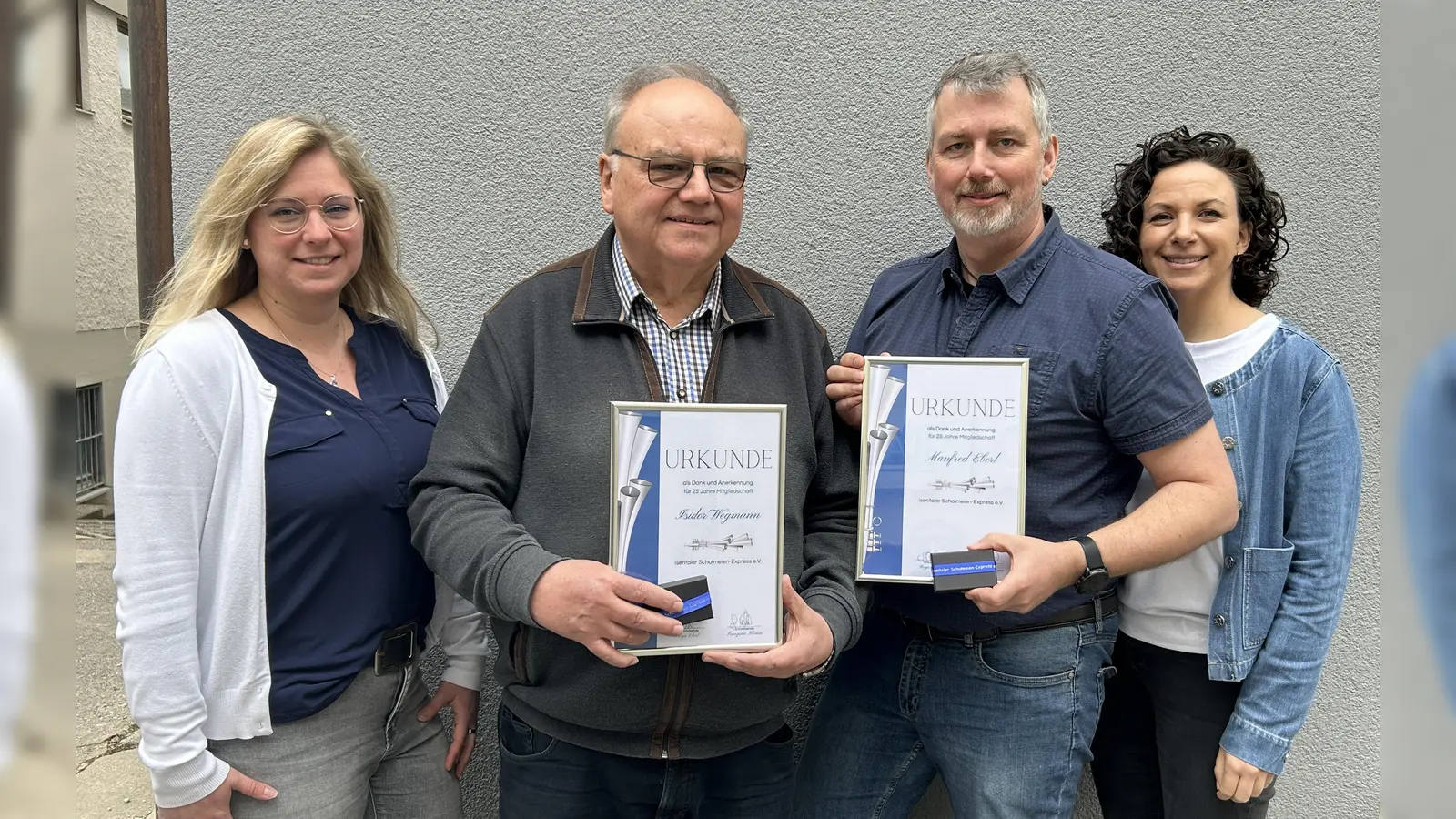 (v.l.) Franziska Klemm (2. Vorsitzende), Isidor Wegmann, Manfred Eberl und Sonja Eberl (1. Vorsitzende).  (Foto: chö)