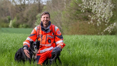 Zelda und ihr Herrchen Sebastian haben die dreijährige Ausbildung mit Bravour gemeistert. (Foto: Gerhard Bieber)