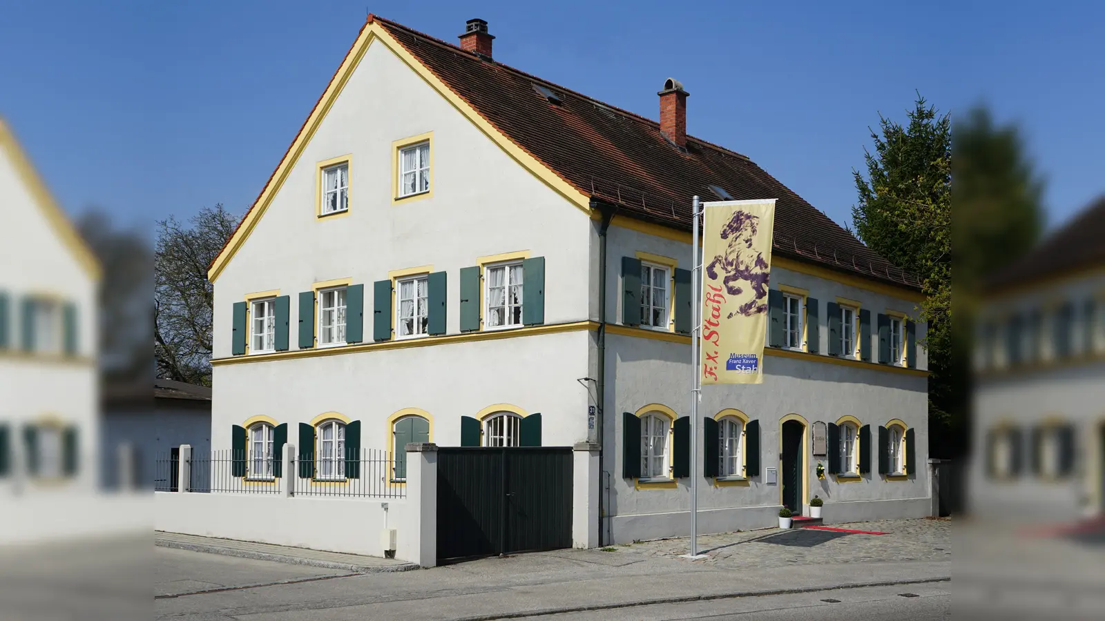 Das Museum Franz Xaver Stahl befindet sich im ehemlaigen Wohnhaus des Kunstmalers und lädt am 21. Juni zur Yoga für alle ein. (Foto: Heike Kronseder)
