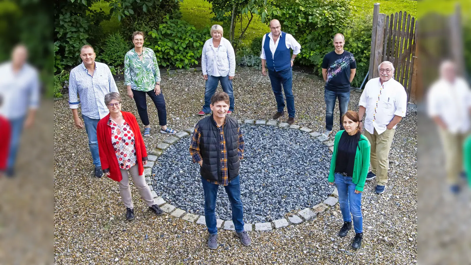 Die Sänger*innen von Xangphonics bieten zum Abendkonzert ein Filmmusik- und Opernmedley sowie Jazz. (Foto: Ottmar Wiesel)
