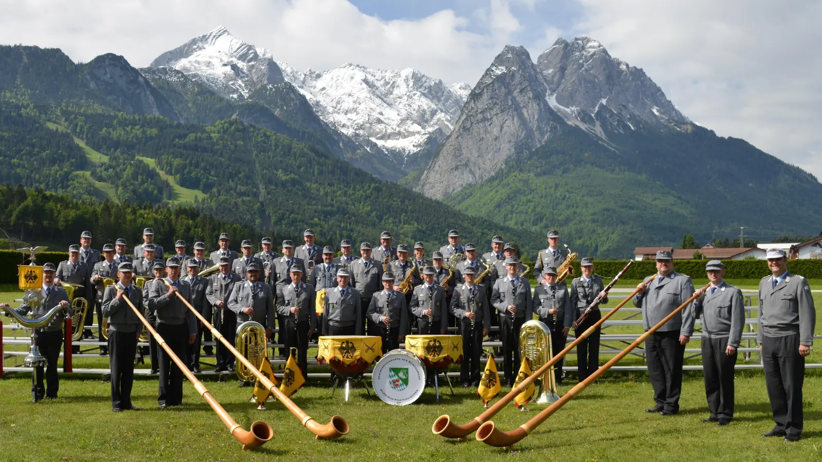 Beeindruckender Klangkörper: das Gebirgsmusikkorps der Bundeswehr aus Garmisch-Partenkirchen. (Foto: Gebirgsmusikkorps)