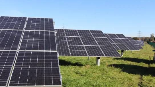 Solarstrom ist die wichtigste erneuerbare Energiequelle in Ebersberg. Deswegen sucht die Stadt nach geeigneten Standorten für Photovoltaik-Anlagen. (Foto: Stefan Dohl)